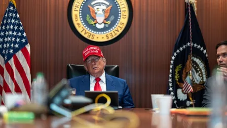 Donald Trump discutând despre situația din Iran și posibile acțiuni militare.