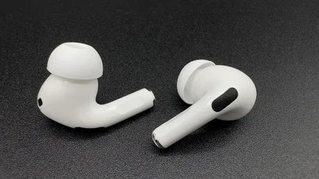 Detalii despre AirPods Pro cu camere și Home Hub scurse din macOS Tahoe.