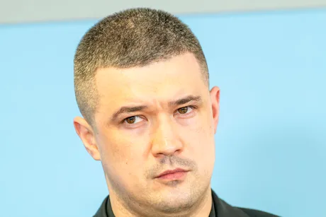 Mîhailo Fedorov, fost ministru al Apărării, în timpul unei conferințe de presă.