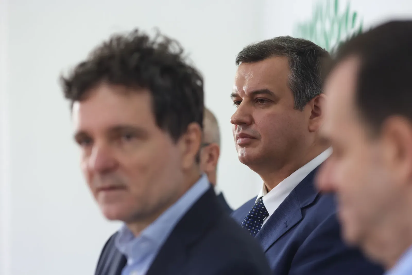 Eugen Tomac discută despre formarea noului guvern al României.