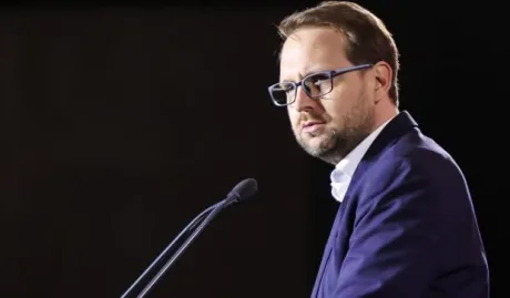 Dominic Fritz discutând despre legalitatea sancțiunilor în contextul integrității.