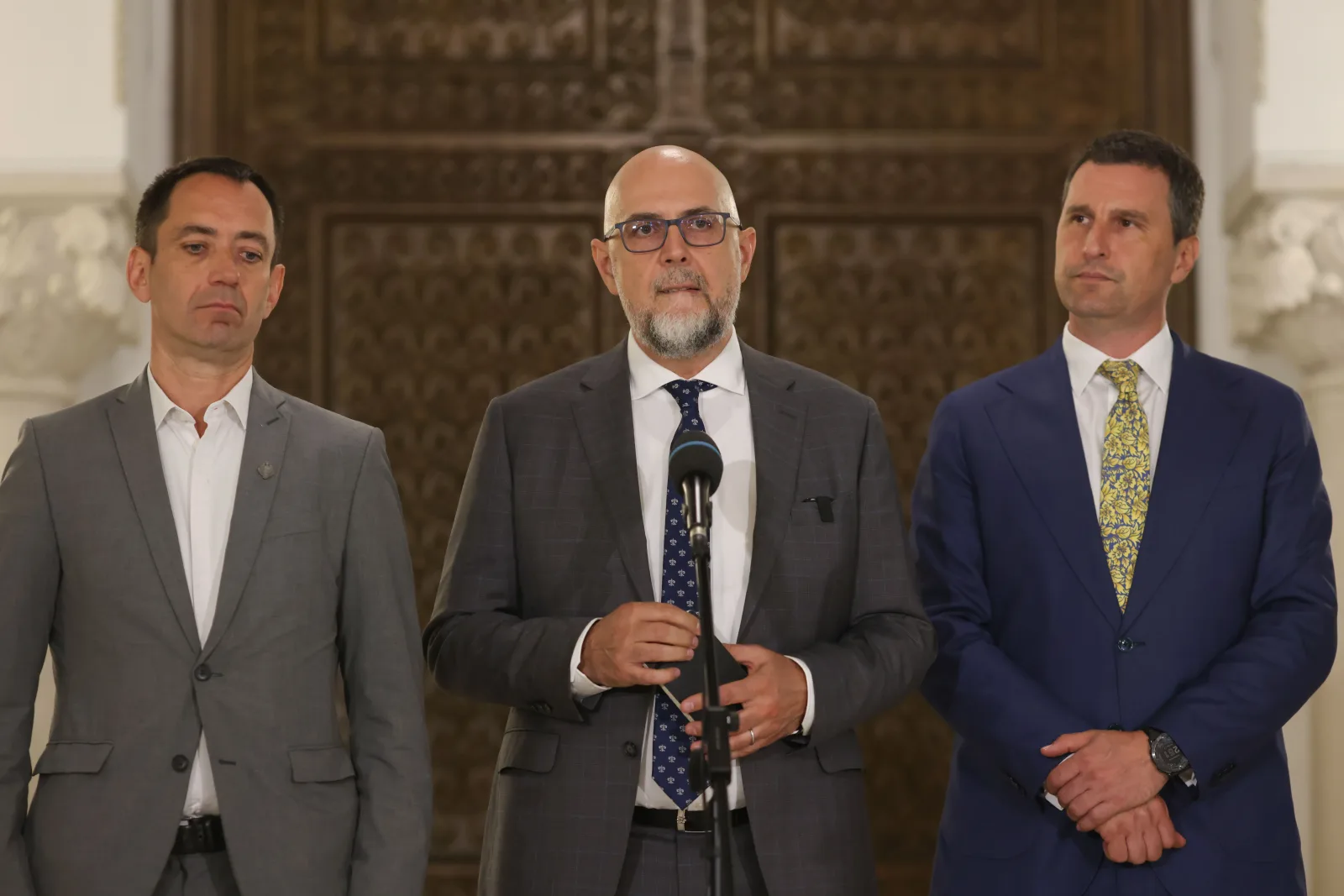 Liderii UDMR discută despre susținerea guvernului condus de Adrian Veștea.