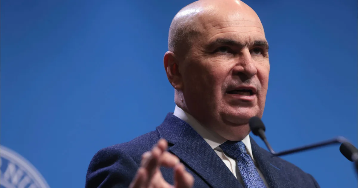 Ilie Bolojan discută despre importanța stabilității guvernamentale pentru România.