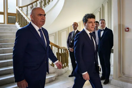 Dominic Fritz și Nicușor Dan discutând despre guvernul minoritar.