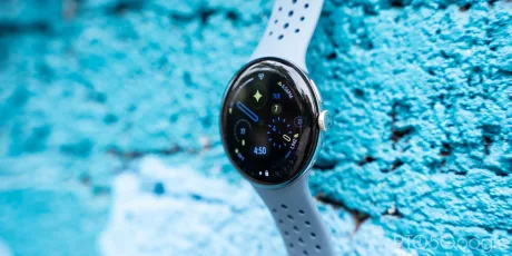 Ceasul Pixel Watch 5, posibil prototip, găsit în ocean lângă St. Martin.