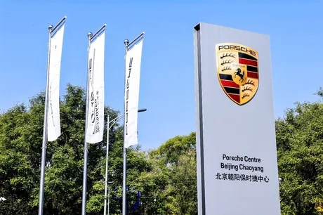 Reducerea rețelei de dealeri Porsche în China din cauza pierderilor financiare.