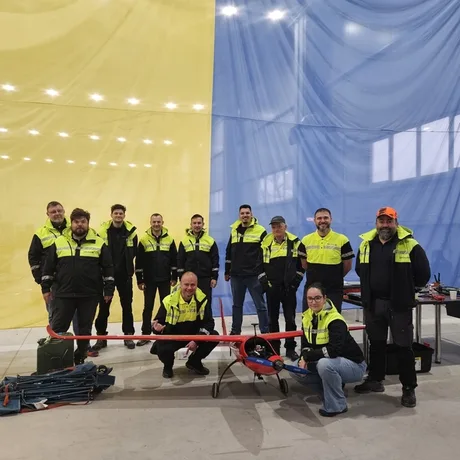 Echipa BraveX Aero în noua hală de producție dedicată dronelor.