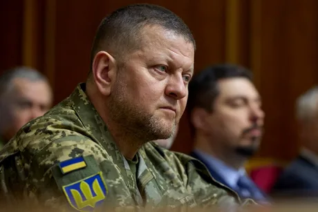 Valerii Zalujnîi, lider militar de încredere în Ucraina, cu scoruri pozitive remarcabile.