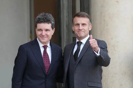 Nicușor Dan și Emmanuel Macron la summitul UE din Tivat.