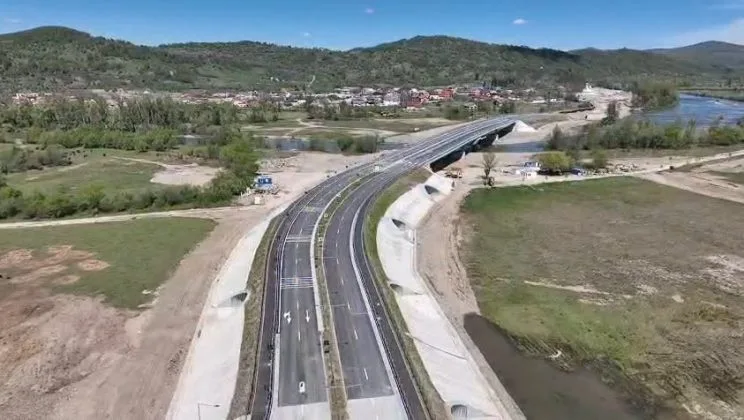Noul pod peste Tisa, pregătit pentru deschiderea punctului de frontieră.