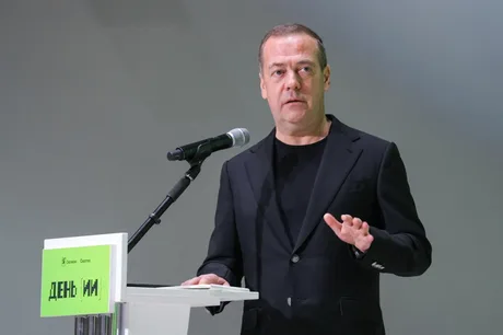 Dmitri Medvedev discutând despre extinderea zonei de securitate rusești în Ucraina.