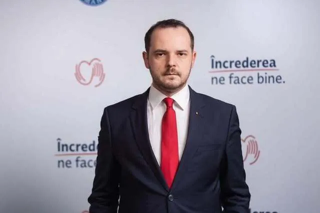 Alexandru Rogobete, politician, discutând despre deficitul de personal medical.
