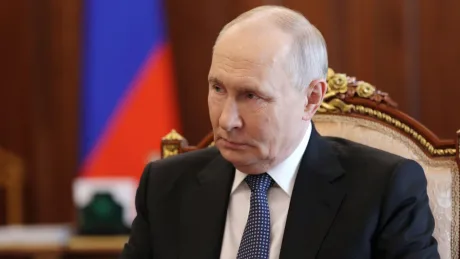 Vladimir Putin discută despre escaladarea atacurilor asupra Ucrainei.
