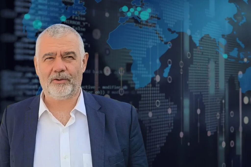 Voicu Oprean discutând despre digitalizarea proceselor de HR și transparența salarială.