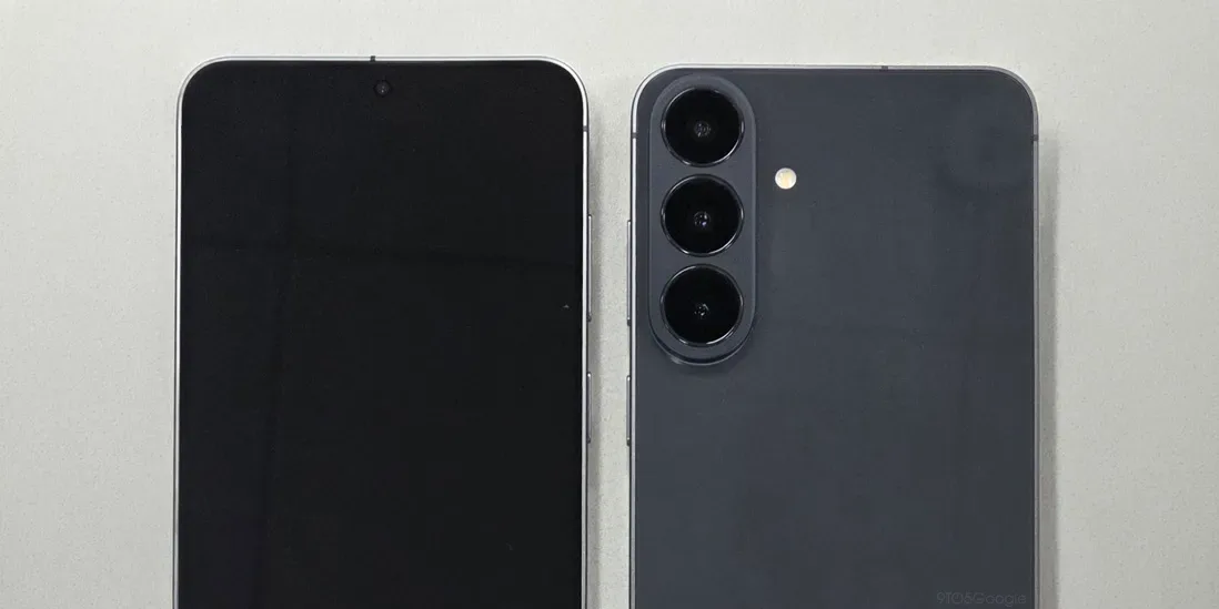 Designul nou al Galaxy S26 FE cu modul de camere ridicat și margini apropiate.