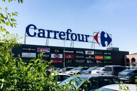 Magazin Carrefour în România, pregătit pentru rebranding.