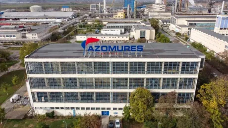 Clădirea Azomureș, simbol al industriei chimice din Târgu Mureș.