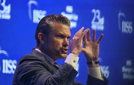 Pete Hegseth discută despre prezența militară americană în Europa.