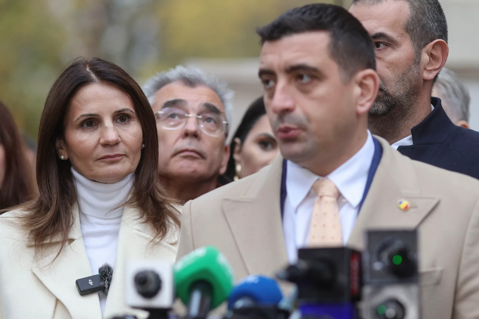 George Simion și Anca Alexandrescu în timpul unei dispute televizate tensionate.