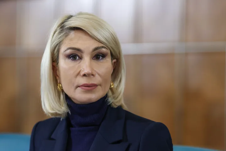 Raluca Turcan discută despre deficitul bugetar și riscurile economice ale României.