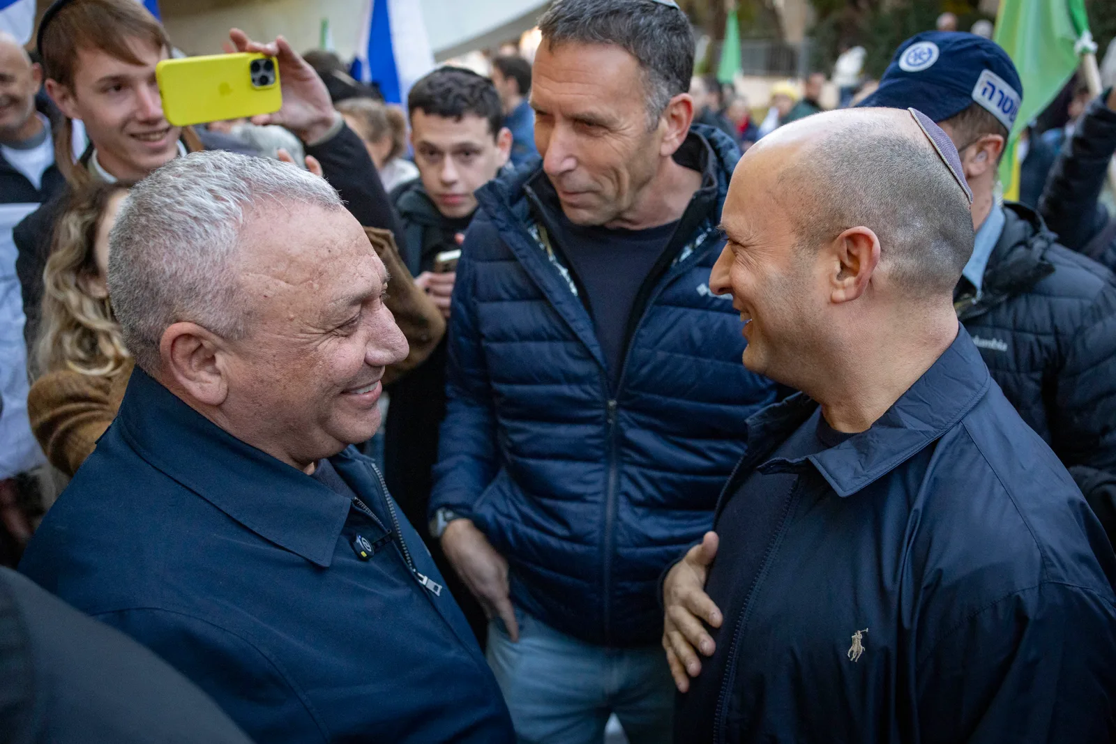 Discuții politice intense între lideri israelieni în contextul alegerilor viitoare.