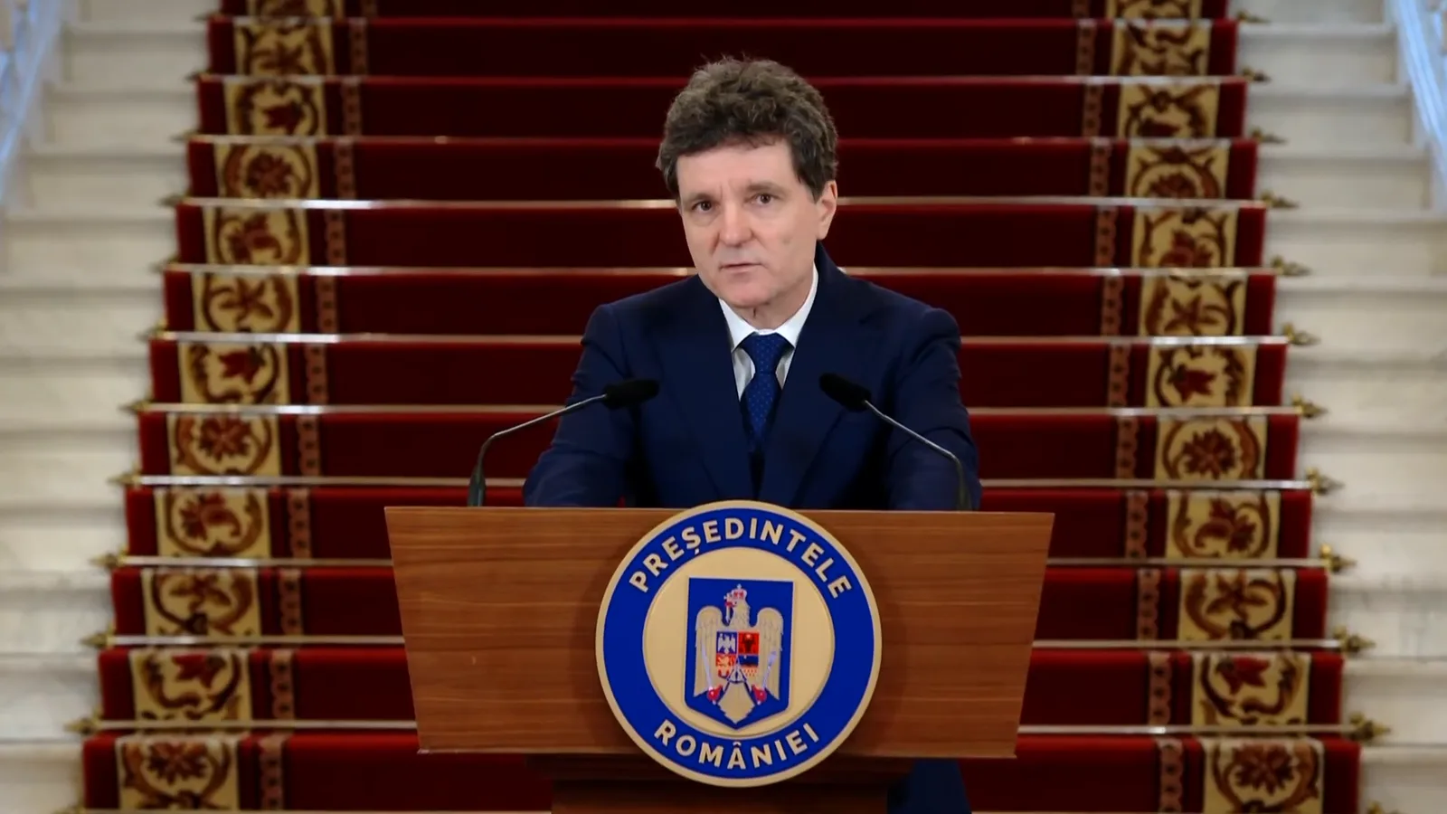 Nicușor Dan discută despre nominalizarea noului premier în contextul politic actual.