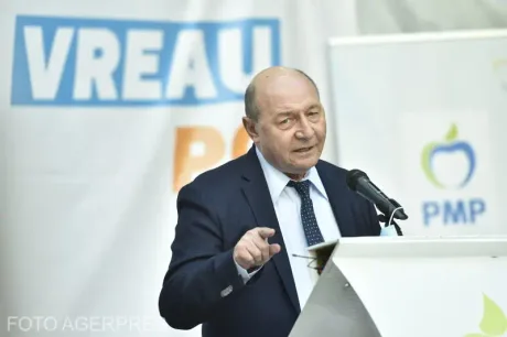 Traian Băsescu discutând despre criza politică și alegerile anticipate.