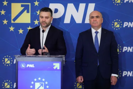 Ilie Bolojan și Alexandru Nazare la o conferință PNL.