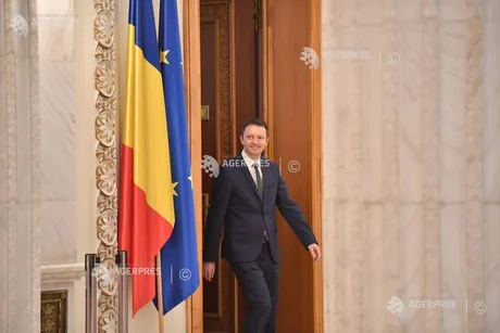 Siegfried Mureșan intră în sala de ședințe, pregătit pentru negocieri.
