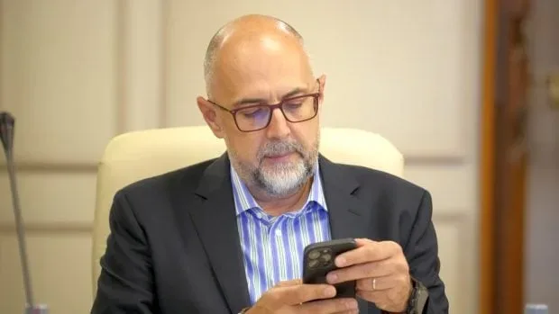 Kelemen Hunor discutând despre Legea salarizării și PNRR.