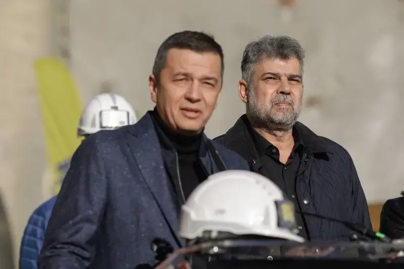 Sorin Grindeanu și Marcel Ciolacu la o conferință de presă, discutând subiecte politice importante.