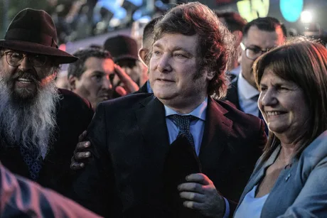 Javier Milei discutând despre programul de cetățenie prin investiție în Argentina.