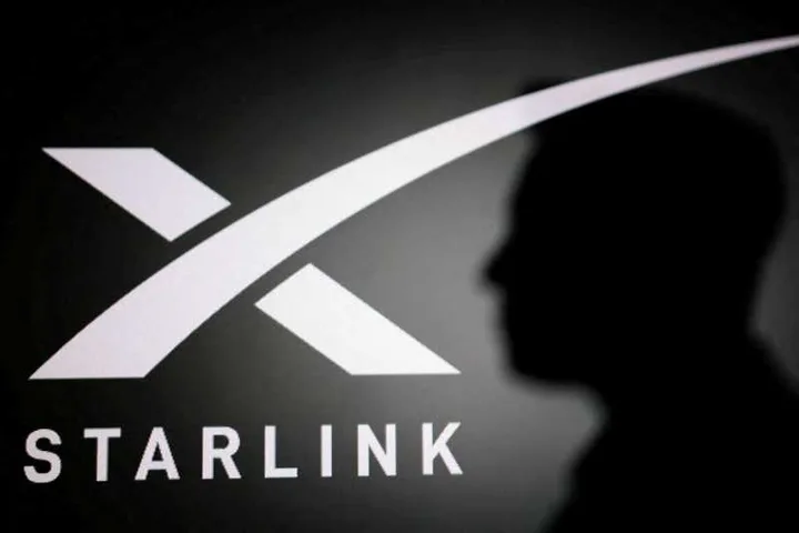 Zelenski spune că rețeaua Starshield/Starlink rămâne limitată pe frontul din Ucraina - restricțiile de viteză afectează logistica și folosirea dronelor interceptoare