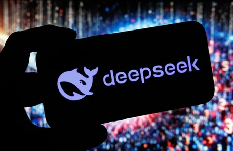Logo-ul DeepSeek pe un fundal colorat, simbolizând inovația în AI.