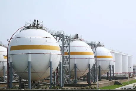 Rezervoare de gaz natural lichefiat în contextul crizei energetice europene.
