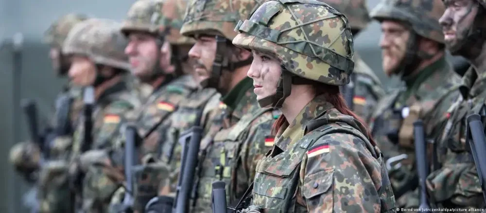 Soldați germani pregătiți pentru exerciții militare în Lituania.