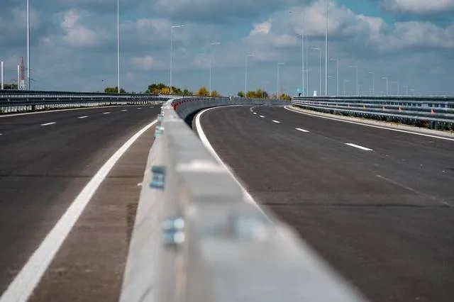 Traseu modern pentru drumul București–Giurgiu, cu lucrări în desfășurare.