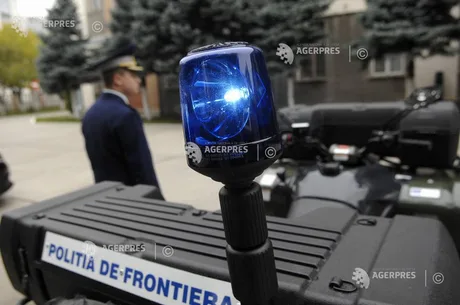 Semnalizare a Poliției de Frontieră în acțiune, evidențiind controalele vamale.