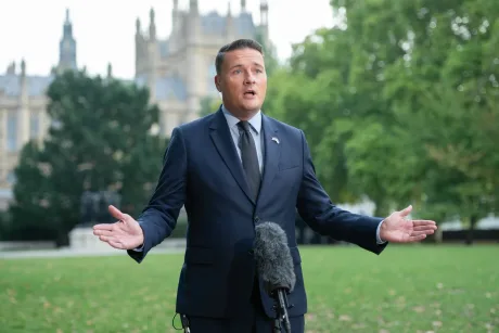 Ministrul britanic al Apărării discută despre amenințarea Rusiei.