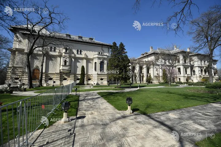 Clădiri istorice în grădina Administrației Prezidențiale din România.