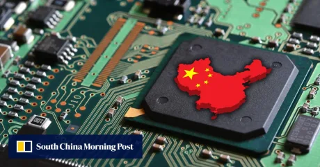 Harta Chinei pe un cip, simbolizând industria semiconductoarelor locale.