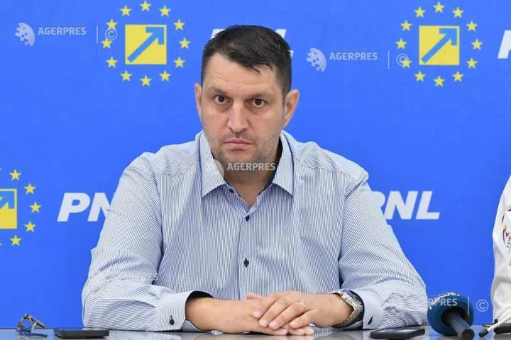 Ștefan Stoica discutând despre Congresul PNL și acuzațiile aduse lui Adrian Veștea.