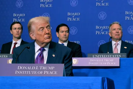 Critica fostului ambasador NATO la strategia lui Trump în Iran.