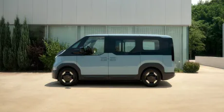 Duba electrică Kia PV5 Passenger cu 7 locuri, disponibilă acum la preț redus.
