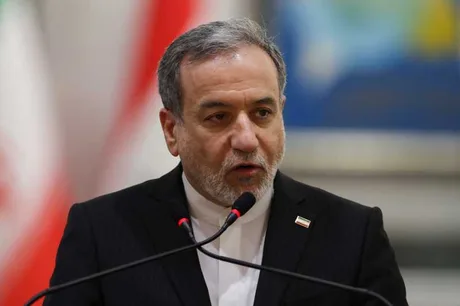 Ministrul iranian de externe discută despre controlul strâmtorii Ormuz.