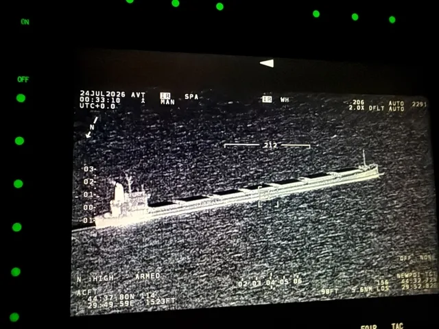 Nava avariată în Marea Neagră, vizibilă dintr-un aparat de zbor.
