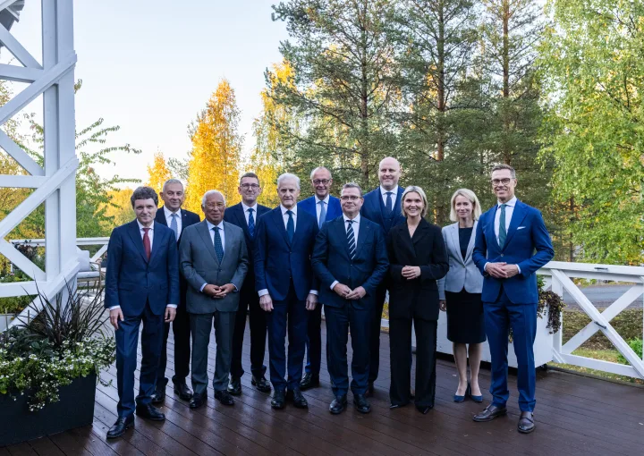 Lideri europeni la summitul de la Rovaniemi, discutând despre securitatea regională.