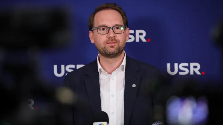 Dominic Fritz discută despre susținerea AUR pentru PSD în contextul politic actual.