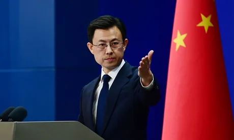 Reprezentant chinez discutând despre cooperarea cu SUA în conservarea panda.
