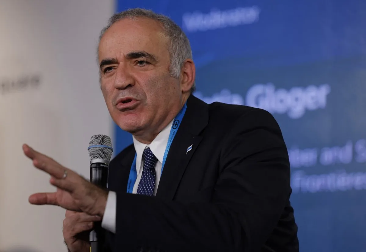 Garry Kasparov discutând despre importanța Crimeei pentru schimbarea din Rusia.